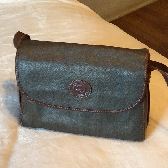 Vintage Gucci Bags - Picture 5 of 15